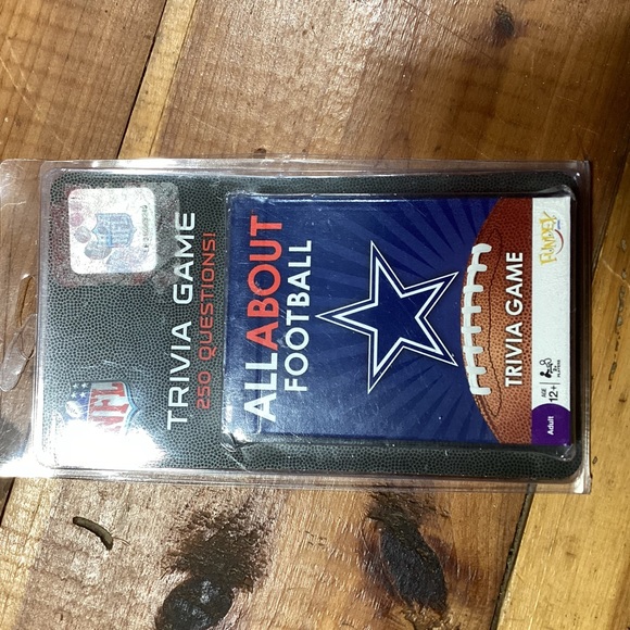 New NFL Dallas Cowboys All About Football Trivia Game 250 questions ages 12 & up - Picture 1 of 2